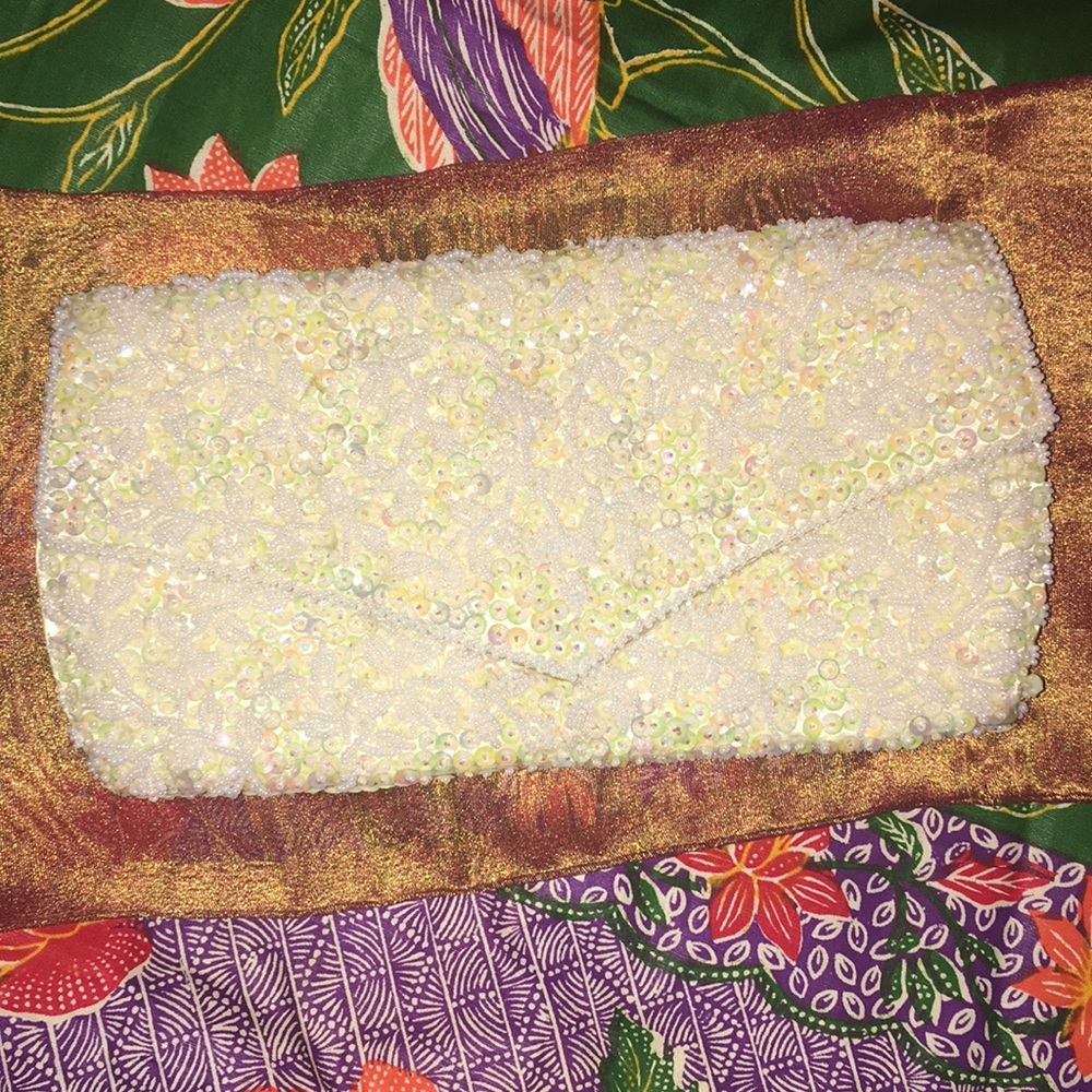 La Regale LTD Hand Made Beaded Clutch